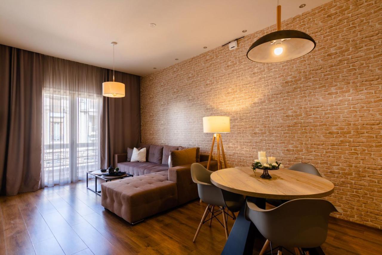 Superior One Luxury Apartments Tesalonika Bagian luar foto