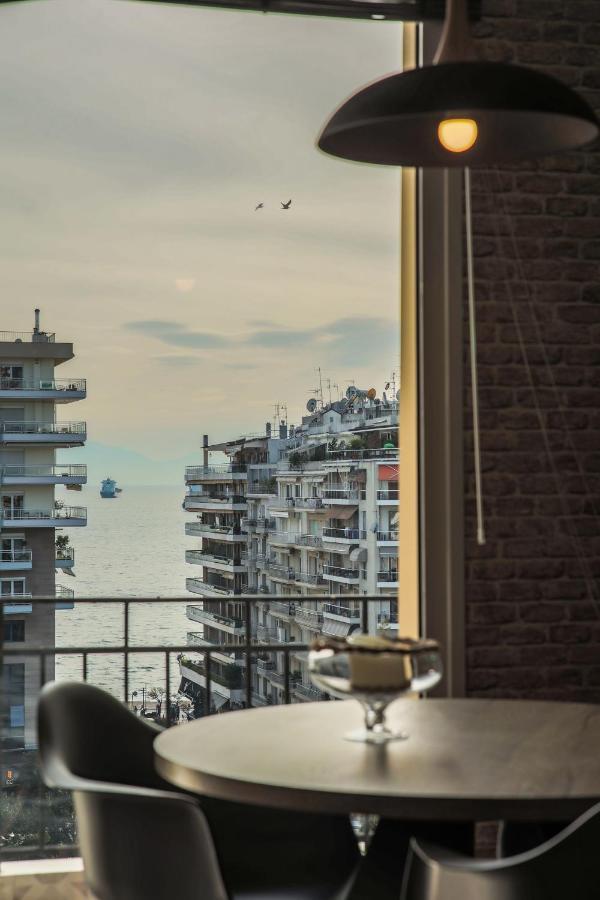 Superior One Luxury Apartments Tesalonika Bagian luar foto